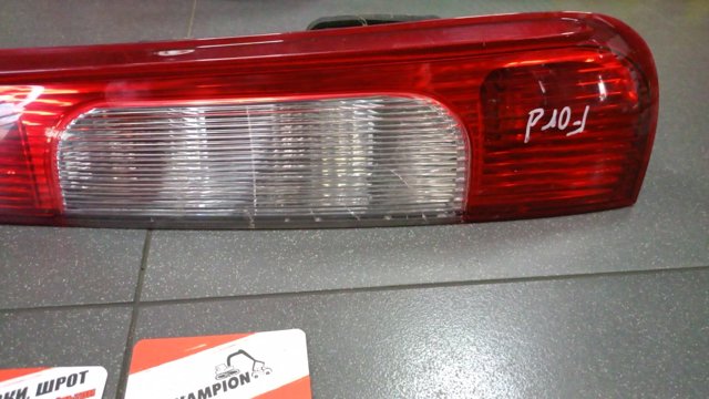 Ліхтар задній правий