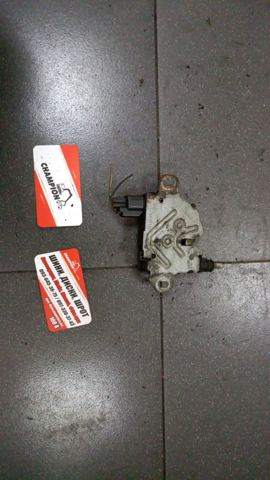 Замок капота