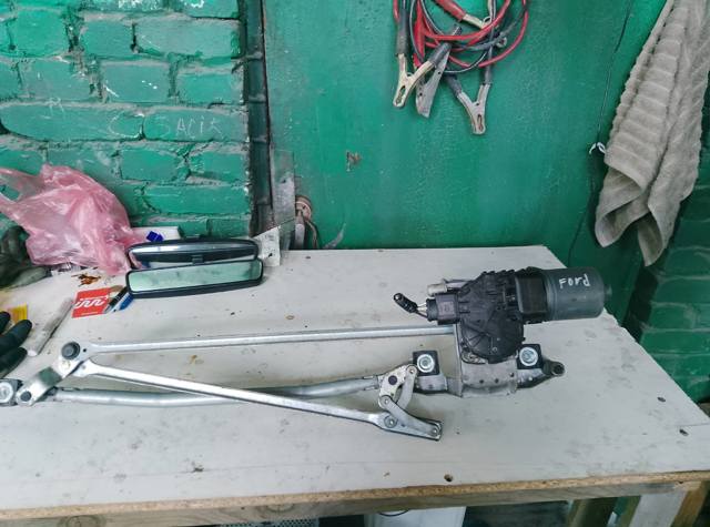 Трапеція склоочисника