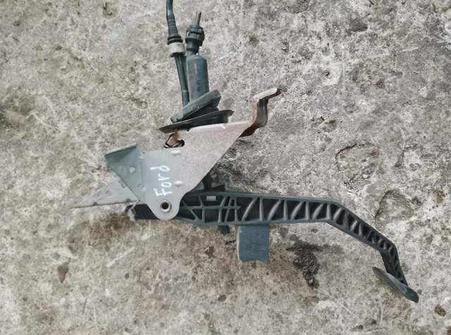 Педаль сцепления