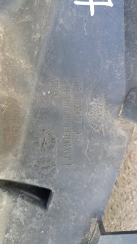 Кронштейн переднього бампера