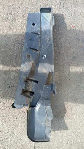 Кронштейн переднього бампера