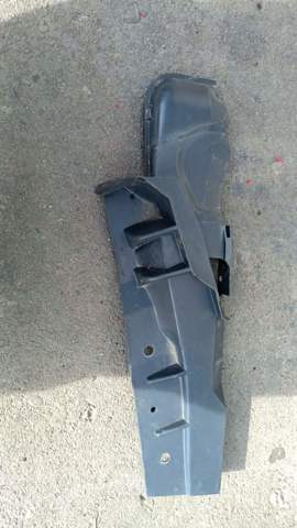 Кронштейн переднього бампера