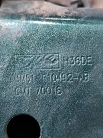 Балка передній бампера