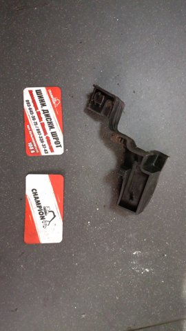 Кронштейн фиксатора