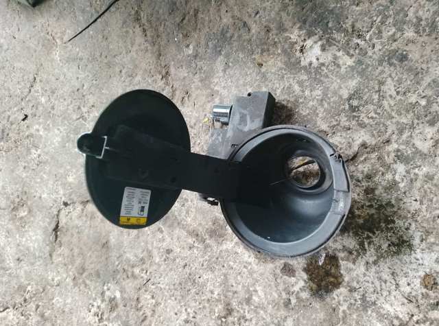 Лючок бензобака