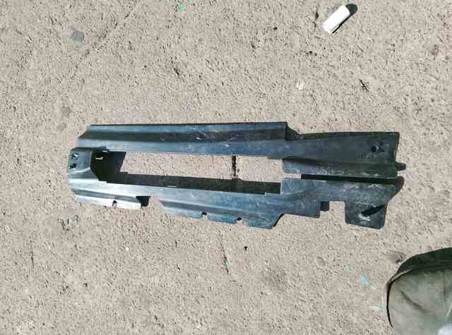 Накладка замка багажника