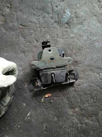 Петля замка