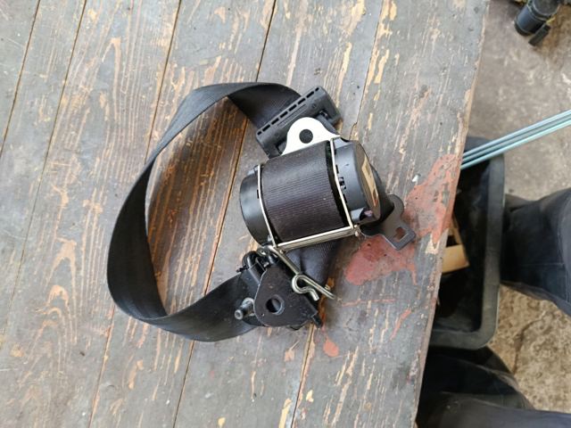 Ремінь безпеки — фото 3