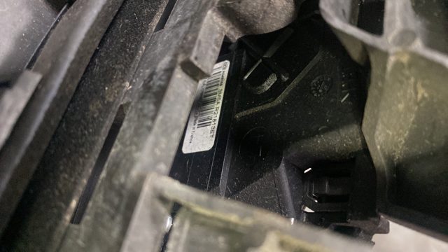 Замок передньої двері, лівої