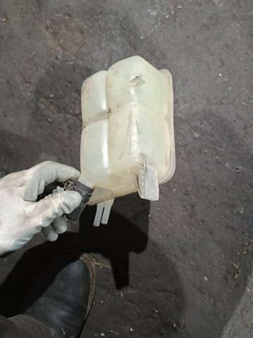 Бачок системи охолодження, розширювальний