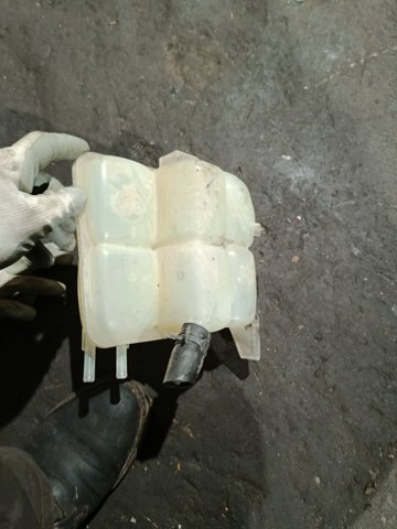 Бачок системи охолодження, розширювальний