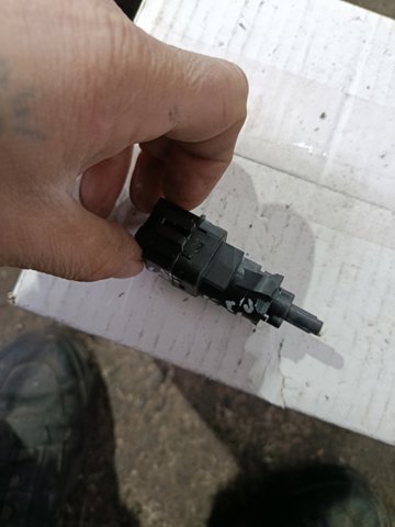 Датчик включення стопсигналу