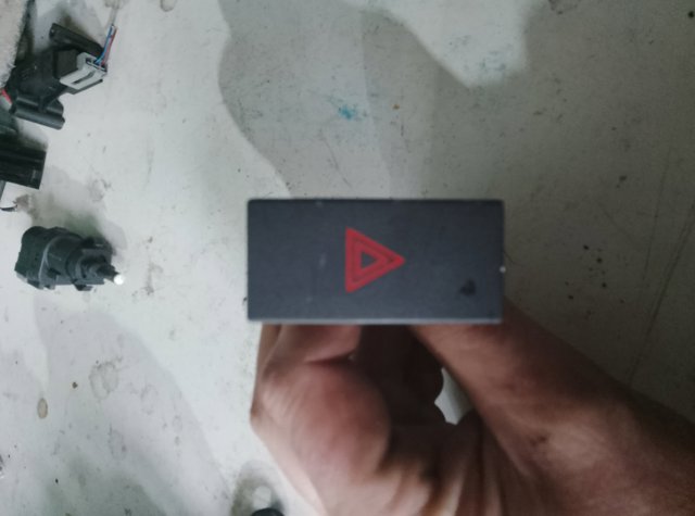 Кнопка аварійки