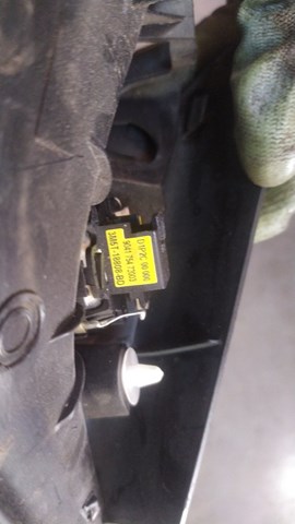 Динамік передньої двері