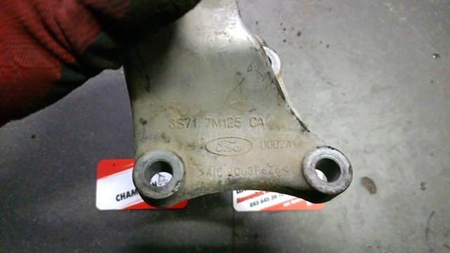 Кронштейн опори коробки — фото 2