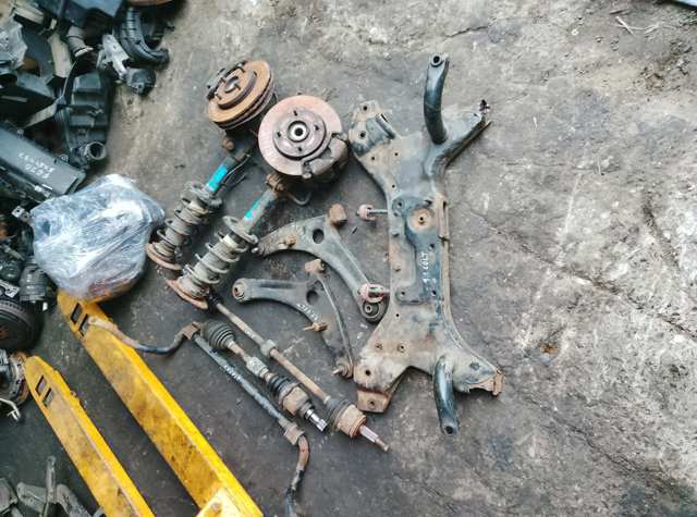 Рычаг передней подвески нижний левый