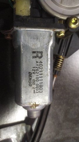 Моторчик стеклоподъемника задний правый