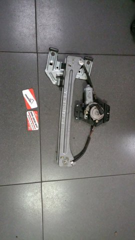 Передній двигун механізму