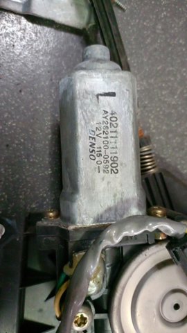 Передній двигун механізму