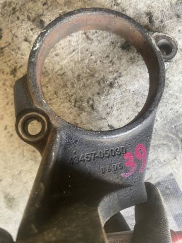 4345705030 TOYOTA Опора подвесного подшипника передней полуоси купить в Ирпень