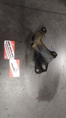 Кронштейн кріплення двигуна