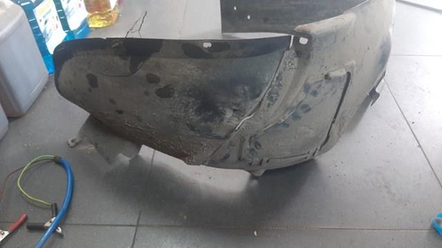 Підкрилок Пердній правий