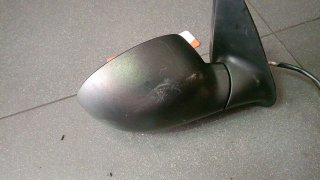 Дзеркало заднього виду, праве