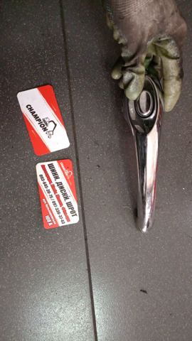 Ручка передньої двері зовнішня права