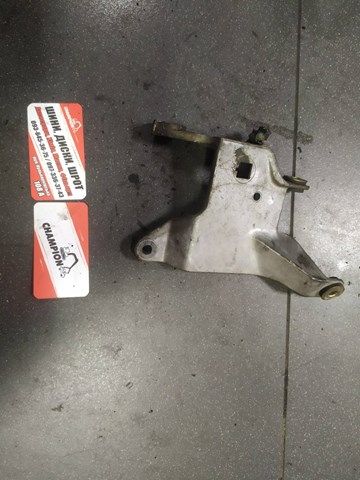 Опора двигуна