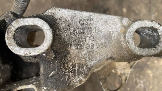 Кронштейн подушки (опори) двигуна, правої — фото 2