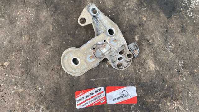 Кронштейн подушки (опори) двигуна, правої — фото 9