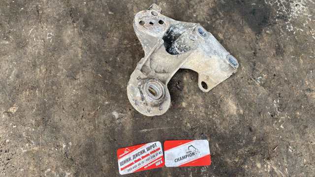 Кронштейн подушки (опори) двигуна, правої — фото 8