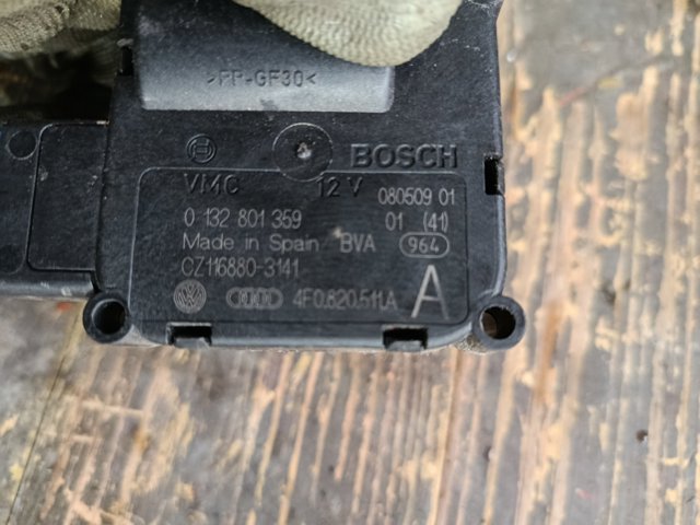 Двигун заслінки печі