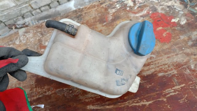 Бачок системи охолодження, розширювальний — фото 4