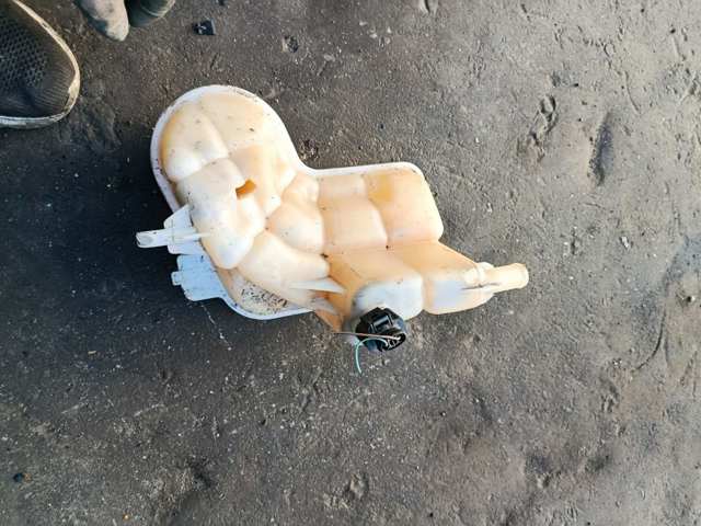 Бачок системи охолодження, розширювальний — фото 7