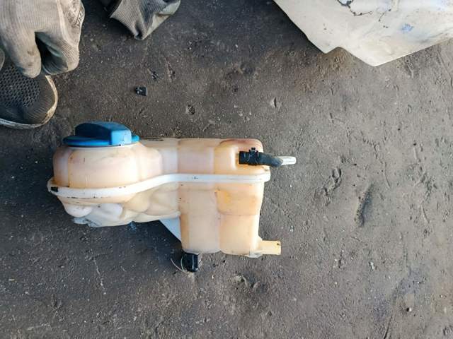 Бачок системи охолодження, розширювальний — фото 8