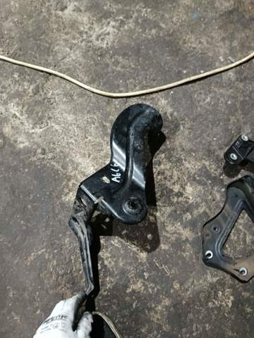 Кронштейн радіатора інтеркулера, лівий — фото 3