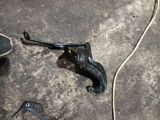 Кронштейн радіатора інтеркулера, лівий — фото 4