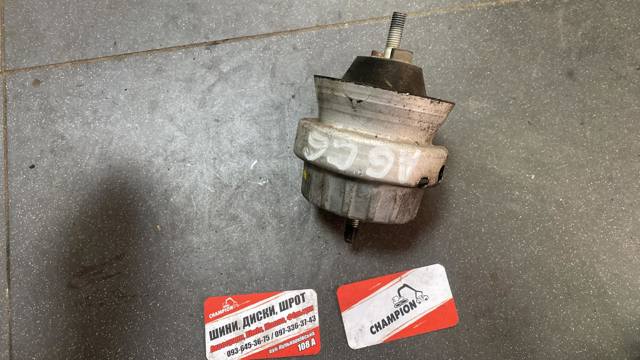 Подушка (опора) двигателя левая