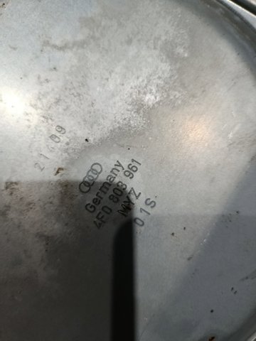 Кришка в кузові паливного насоса — фото 2