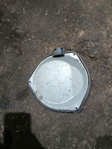 Кришка в кузові паливного насоса — фото 1