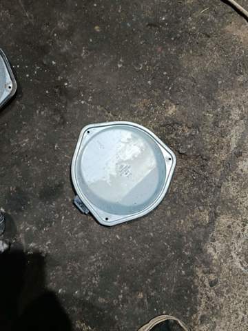 Кришка в кузові паливного насоса — фото 3