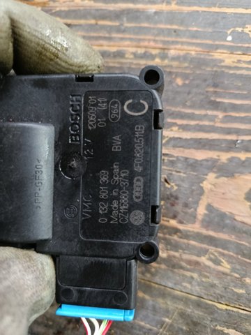 Двигун заслінки печі