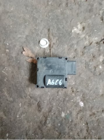 Двигун заслінки печі