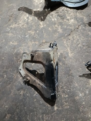 Кронштейн кріплення крила переднього правого, передній — фото 5