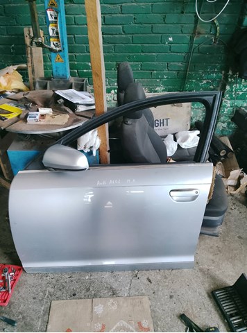 Двері передні, ліві