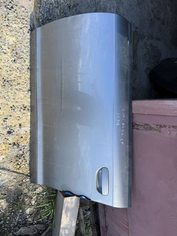 Водительская дверь 4F0831051F VAG