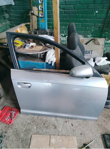 Двері передні, праві