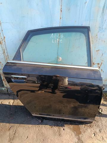 Двері задні, праві